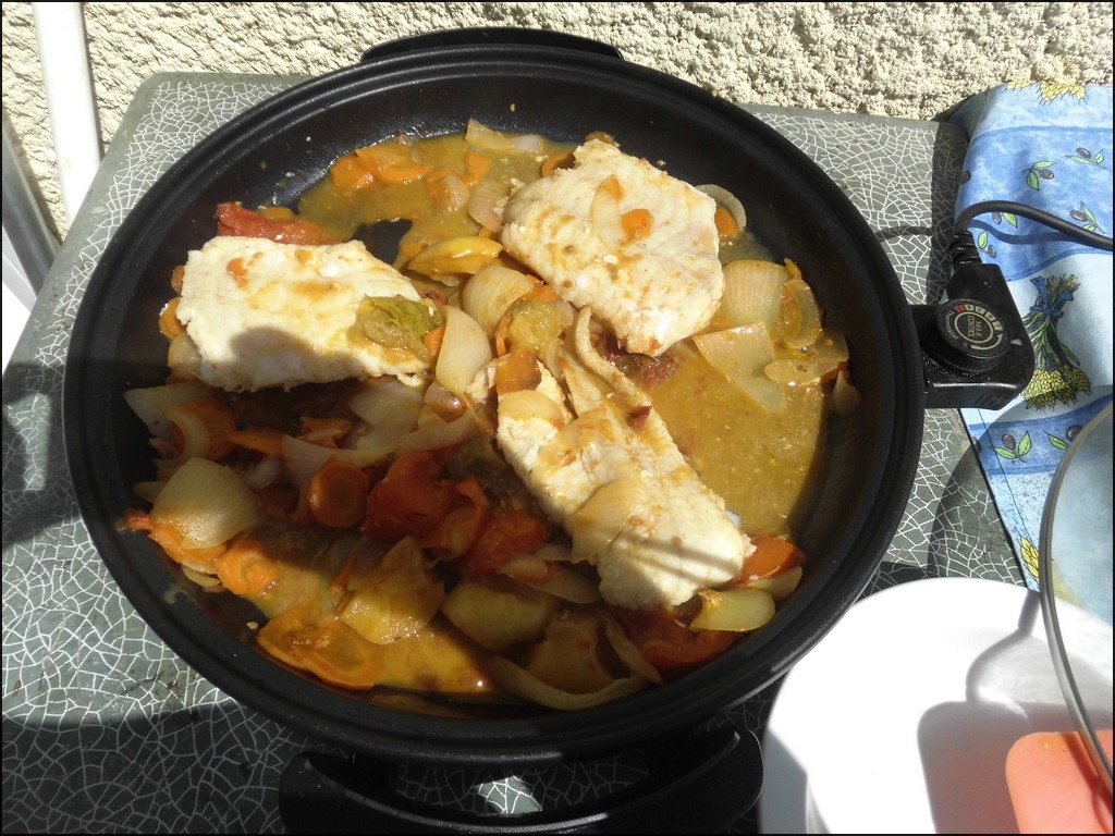 FILETS DE JULIENNE AUX TOMATES OIGNONS